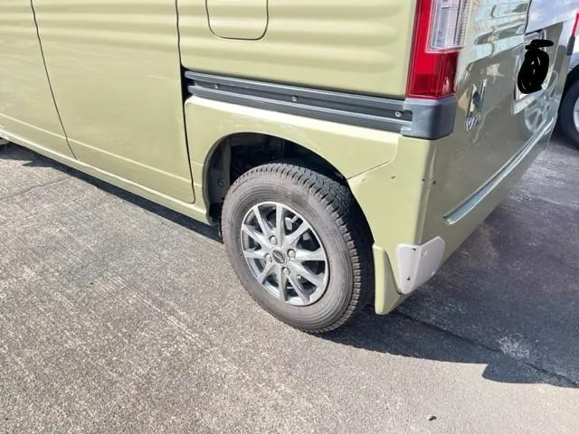 ホンダ N-VAN JJ1のリアバンパーの左角の傷と凹みの修理